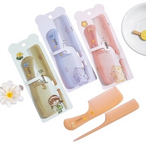 Ensemble de petites peignes en plastique colorés effet gelée à motifs de dessins animés, outil de coiffure portable avec peignes à queue pointue et à dents fines pour enfants - Product Image 1