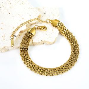 Pulsera de Cadena de Malla Plana Geométrica de Moda, Chapada en Oro de 18K PVD, de Acero Inoxidable, Personalizada, para Mujer - Product Image 3