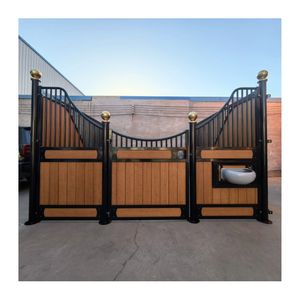 Écurie de <span class=keywords><strong>chevaux</strong></span> préfabriquée de style ferme britannique, portable, personnalisable, installation rapide, acier robuste, boîte à <span class=keywords><strong>chevaux</strong></span> modulaire, utilisation <span class=keywords><strong>en</strong></span> extérieur - Product Image 2