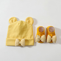 Ensemble bonnet et chaussettes pour bébé de 0 à 12 mois avec oreilles d'ours et nœud écossais, en coton doux, bonnet bébé et chaussettes assorties, cadeau de naissance