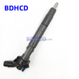 Inyector de combustible diesel piezoeléctrico de los recambios <span class=keywords><strong>autos</strong></span> de BDHCD 0445116017 0445116018 338002F000 0986435420 0445116016 para las piezas del motor de <span class=keywords><strong>Bosch</strong></span> - Product Image 1