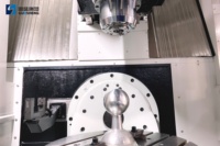 Centre d'usinage vertical CNC 5 axes MX650 avec changeur d'outils automatique pour métaux Siemens BT40 40T