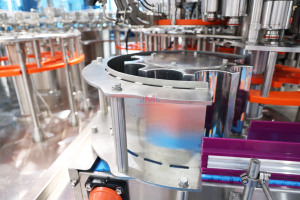 Machine de remplissage automatique de bière artisanaleSolution d'embouteillage de bière PET clé en main-Nettoyage CIP entièrement automatique contrôlé par PLC OEM avec PLC - Product Image 6