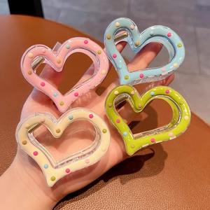 Pince à cheveux croix d'amour colorée effet goutte d'huile, en acrylique, assortie aux couleurs, pinces requin pour femmes, accessoires capillaires - Product Image 1