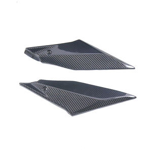 Panneaux latéraux de réservoir en fibre de carbone noire pour Yamaha YZF-R1 2015-2026 - Légers et ajustement parfait - Product Image 5