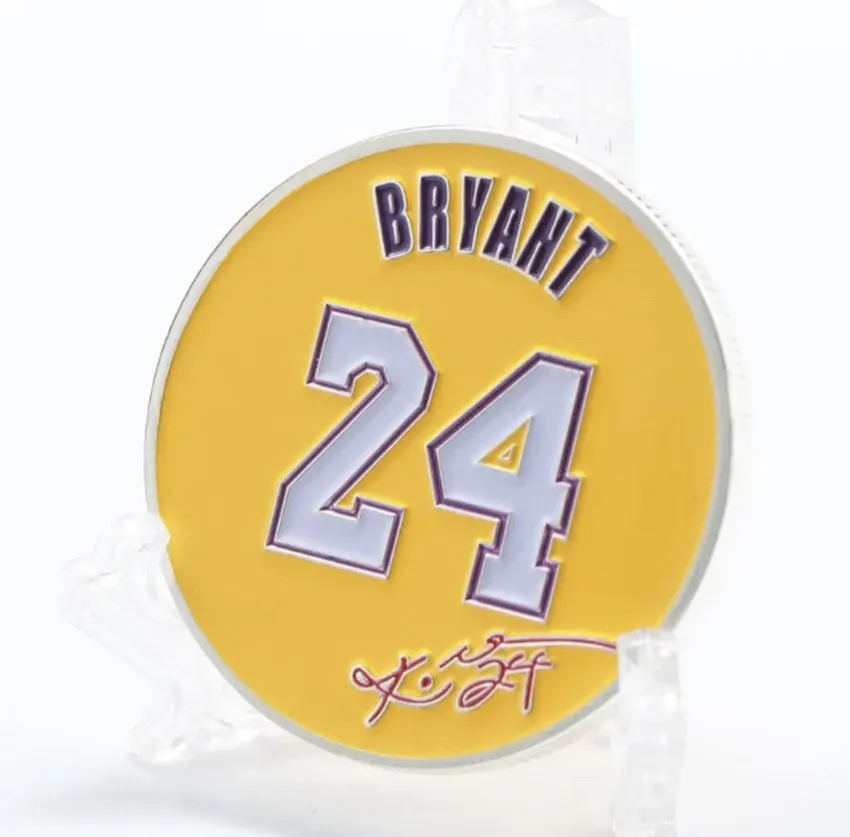 WD Stock LosロサンゼルスLakers Basketballチーム装飾Souvenir Coin NBA Superstar Kobe Bryant 8 / 24 Enamel Gold Coin