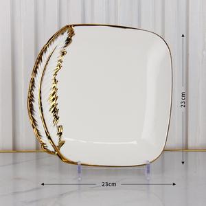 <span class=keywords><strong>Plato</strong></span> Cuadrado de <span class=keywords><strong>Porcelana</strong></span> Glam con Detalles de Plumas Doradas de Lujo, 6/7/8/9/10/12 Pulgadas, para Bodas, Despedidas de Soltera y Cenas - Product Image 1