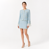 Ensemble tailleur tweed deux pièces pour femme, veste bleu clair en bouclé avec bordure en dentelle et mini-jupe trapèze, tenue sans col à quatre poches