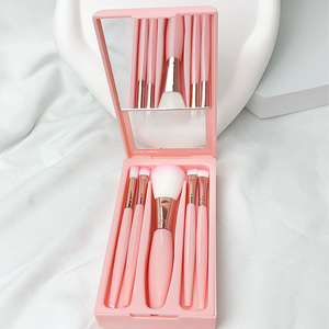 Lot <span class=keywords><strong>de</strong></span> 5 Pinceaux <span class=keywords><strong>de</strong></span> Maquillage <span class=keywords><strong>de</strong></span> Voyage Portables Mini Pinceaux Maquillage Poils Synthétiques Doux pour <span class=keywords><strong>Fond</strong></span> <span class=keywords><strong>de</strong></span> <span class=keywords><strong>Teint</strong></span> Fards à Paupières Outils <span class=keywords><strong>de</strong></span> Beauté avec Boîtier Miroir - Product Image 5