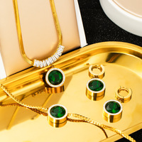 Étanche 18K Plaqué Or Serpent Chaîne Vert Diamant Collier Bracelets Boucles D'oreilles En Acier Inoxydable Fine Mode Bijoux Ensembles Femmes