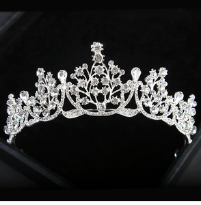 Accessoires de cheveux de <span class=keywords><strong>mariage</strong></span> de luxe baroque pour femmes diadème en alliage d'<span class=keywords><strong>or</strong></span> avec diadèmes de couronne de mariée en strass - Product Image 3