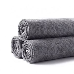Tapis absorbants pour chien en charbon actif, antidérapants avec bande adhésive 33*45 - Product Image 2