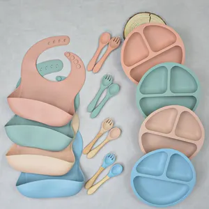 Ensemble de salle à manger pour enfants Bol à succion sans BPA Cuillères en silicone souple Bavoir Ensemble d'alimentation pour bébés et tout-petits