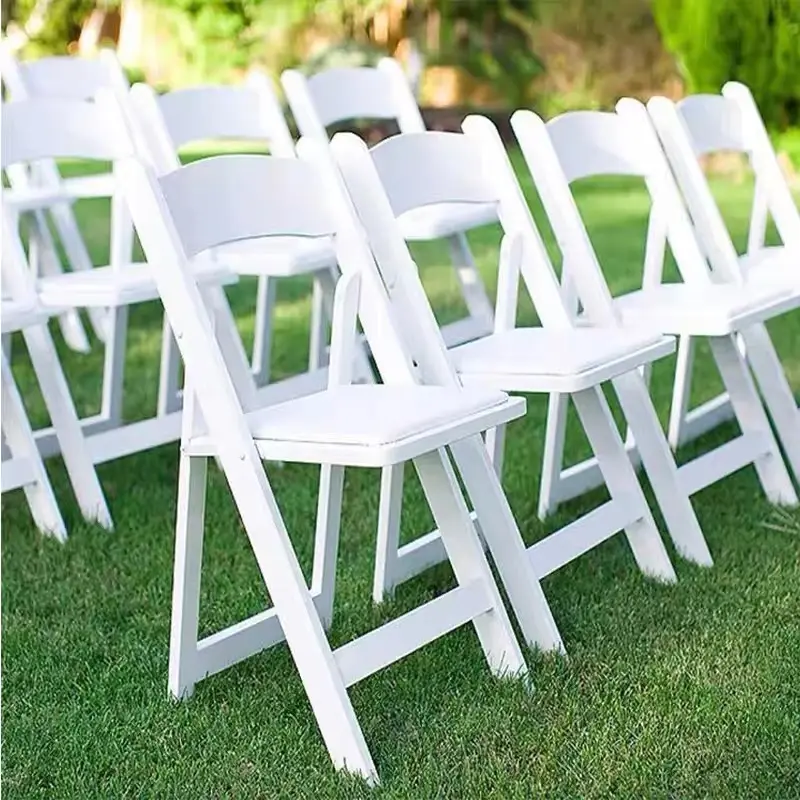 Muebles de plástico acolchados para jardín, sillas plegables de resina blanca para fiestas, bodas y hoteles, gran oferta, venta al por mayor