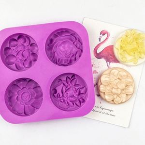 Moule en silicone écologique à 4 cavités, formes de fleurs variées, pour gâteaux, savons et bougies, échantillon gratuit, fabrication OEM/ODM - Product Image 1