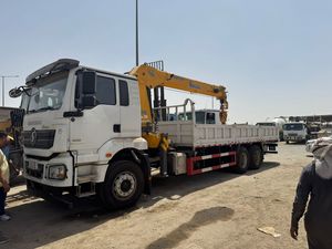 Grue sur camion d'occasion 6x4 8x4 avec moteur, capacité de levage 10 tonnes, hauteur 18m, composants essentiels - Product Image 4