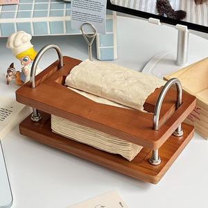 Caja de pañuelos de madera maciza con diseño flotante para extraer pañuelos, uso moderno en cafeterías - Product Image 2