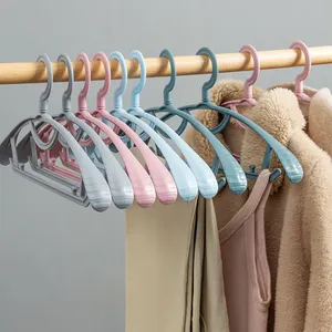 Wholesale Household Ordinary Wide Shoulder Suit Hangers Cheap Plastic Coat Non-Slip Hanger