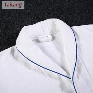 <span class=keywords><strong>Set</strong></span> di <span class=keywords><strong>Asciugamani</strong></span> per Hotel, Accappatoi per Ospitalità, <span class=keywords><strong>Set</strong></span> di <span class=keywords><strong>Asciugamani</strong></span> con Logo Ricamato a Nido d'Ape, Accappatoio Bianco - Product Image 2