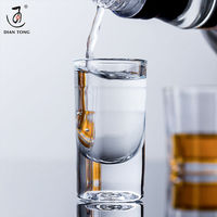 Verres à shot en verre épais et durable de haute qualité pour la vente en gros en Europe, personnalisables avec logo, pour whisky, tequila, en vrac, 6/12, pour mariage et restaurant