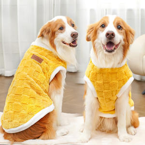 Vêtements d'hiver pour animaux de compagnie <span class=keywords><strong>en</strong></span> polyester coloré, vêtements pour chiens <span class=keywords><strong>en</strong></span> peluche, vêtements pour animaux de compagnie doublés de polaire, vêtements <span class=keywords><strong>en</strong></span> flanelle, gilet chaud <span class=keywords><strong>en</strong></span> polaire pour chiens - Product Image 3