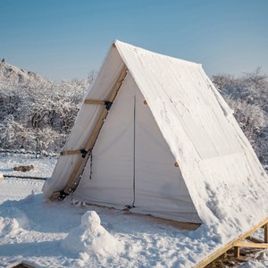 4*4M alto resistente al vento robusto triangolo in acciaio rifugio progettato per il <span class=keywords><strong>campeggio</strong></span> permanente all'aperto in tenda A forma di Hotel - Product Image 3