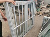 Gaya Eropa keamanan yang kuat tahan pencurian keamanan jendela desain panggangan dengan kaca Tempered untuk rumah