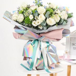Papier d'emballage de luxe en film laser pour fleurs fraîches, papier d'emballage en plastique imperméable avec surface finition métallique lourde - Product Image 6