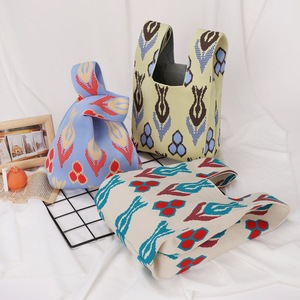 Sac en tissu à motifs irisés soigneusement sélectionné, sac fourre-tout tricoté, pochette, sac de shopping, simplicité urbaine, vertical - Product Image 1