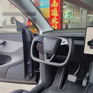 Volant Yoke pour <span class=keywords><strong>Tesla</strong></span> <span class=keywords><strong>Model</strong></span> <span class=keywords><strong>3</strong></span> Highland <span class=keywords><strong>Model</strong></span> Y Juniper, en Alcantara et cuir Nappa, chauffant, accessoires de course automobile - Product Image 2