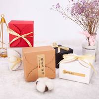 Boîte cadeau minimaliste écologique en papier kraft jetable, petite, à bords festonnés, avec doublure en éponge, pour cosmétiques et bijoux