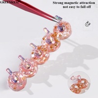 Base d'entraînement magnétique Aurora Shell Design avec construction en acrylique pour l'entraînement et l'affichage des ongles, support d'affichage robuste pour les ongles