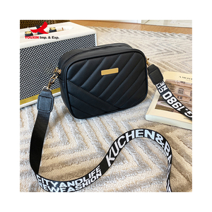 Wholesale Factory <b>Small</b> Messenger Bag for Women New Fashion <b>Handbag</b> Lingge Camera Female Shoulder Crossbody Bag - Product Image 1