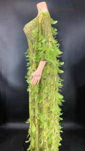 Abito Sexy con Perle e Piume per Donne Curvy, Vestito Trasparente Senza Reggiseno - Product Image 5