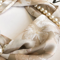 Écharpe fine en soie pour femme Honey, avec boucle magnétique et perles, pour la protection du cou et la personnalisation de la tenue