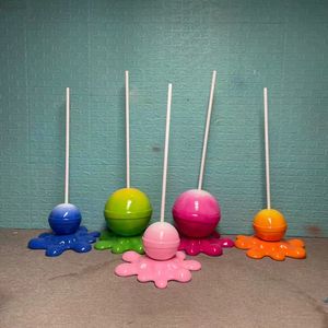 รูปปั้นลูกกวาดอมยิ้มร้านขายขนม งานประติมากรรมเรซิ่นสำหรับตกแต่งภายในอาคาร ขนาดเท่าของจริง ทาสีด้วยมือ กันน้ำ เหมาะสำหรับตกแต่งห้างสรรพสินค้า - Product Image 3