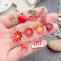 Nouveaux breloques en alliage rouge à faire soi-même, en forme de cœur, de chat, de cerise, de sabot de cheval, style décontracté/sportif pour la fabrication de bijoux, cadeau