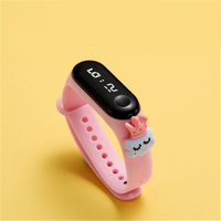 Montre numérique LED en plastique pour enfants - Boîtier ovale amusant et élégant avec affichage LED, résistante à l'eau 3BAR