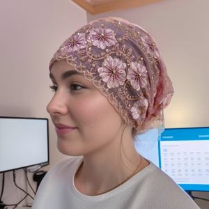 Hijab de style <span class=keywords><strong>marocain</strong></span> à perles lourdes et à queue de poisson - Coiffe en dentelle brodée à la main - Product Image 3