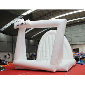<span class=keywords><strong>Château</strong></span> gonflable de <span class=keywords><strong>mariage</strong></span> entièrement blanc, <span class=keywords><strong>château</strong></span> gonflable tout blanc, toile de fond pour cérémonie de <span class=keywords><strong>mariage</strong></span>, photomaton, <span class=keywords><strong>location</strong></span> pour fête d'adultes - Product Image 2