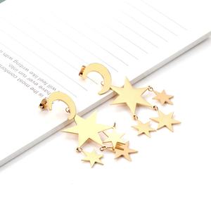 Pendientes de Diseño Nuevo y Popular con Estrellas y Luna, Chapados en Oro de 18K, para Bodas, Citas o Eventos - Product Image 1