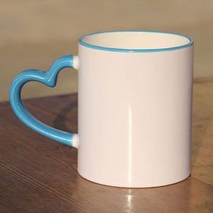 Mug en céramique blanc vierge de qualité supérieure avec poignée en forme de cœur colorée pour sublimation, idéal pour les cadeaux de mariage - Product Image 2
