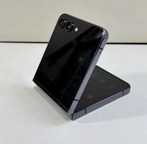 Venta al por mayor de segunda mano para Samsung Z Flip <span class=keywords><strong>5G</strong></span> Teléfono Android 256GB Versión original de EE. UU. LTE - Product Image 1