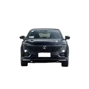 세련되게 찾고 가솔린 연료 자동차 Changan UNI-T 2023 최신 버전 1.5T 터보 럭셔리 세단