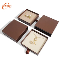 Emballage personnalisé de type tiroir rigide avec insert en mousse éponge aseptique, fermeture magnétique, pelliculage mat pour bagues, boucles d'oreilles, montres, bijoux et cadeaux