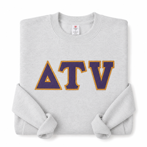Sweat-shirt à col rond en chenille avec lettres grecques brodées sur mesure, bordure or violet, trois lettres pour la fraternité, la sororité, l'esprit universitaire - Product Image 5