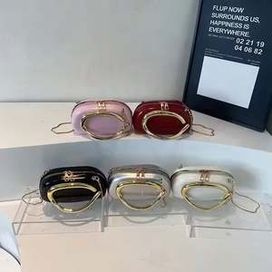 กระเป๋าคลัทช์ทรงแข็งแรง ดีไซน์ดอกทิวลิปแบบตุรกี - Product Image 1