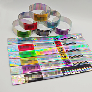 Braccialetti Promozionali Personalizzati con Ologramma Colorato, Resistenti allo Strappo, in Vinile Adesivo con Logo Stampato Digitalmente e Design Olografico - Product Image 5