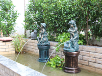 Fontaine d'eau en résine bronze antique pour enfants, pour la décoration de patio, de cour et de jardin en extérieur