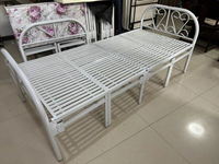 Vente de gros Lit pliant en acier Lit simple avec cadre en métal Lit pliable en acier avec matelas